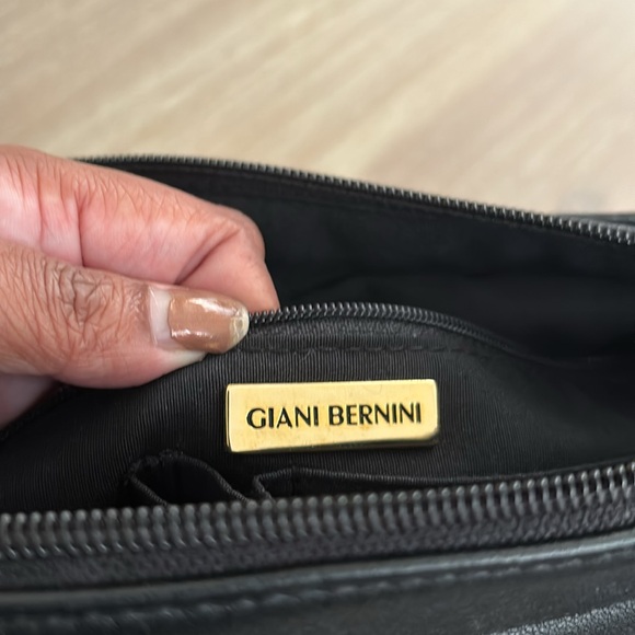 Giani Bernini Crossbody Black Leather - Picture 4 of 5
